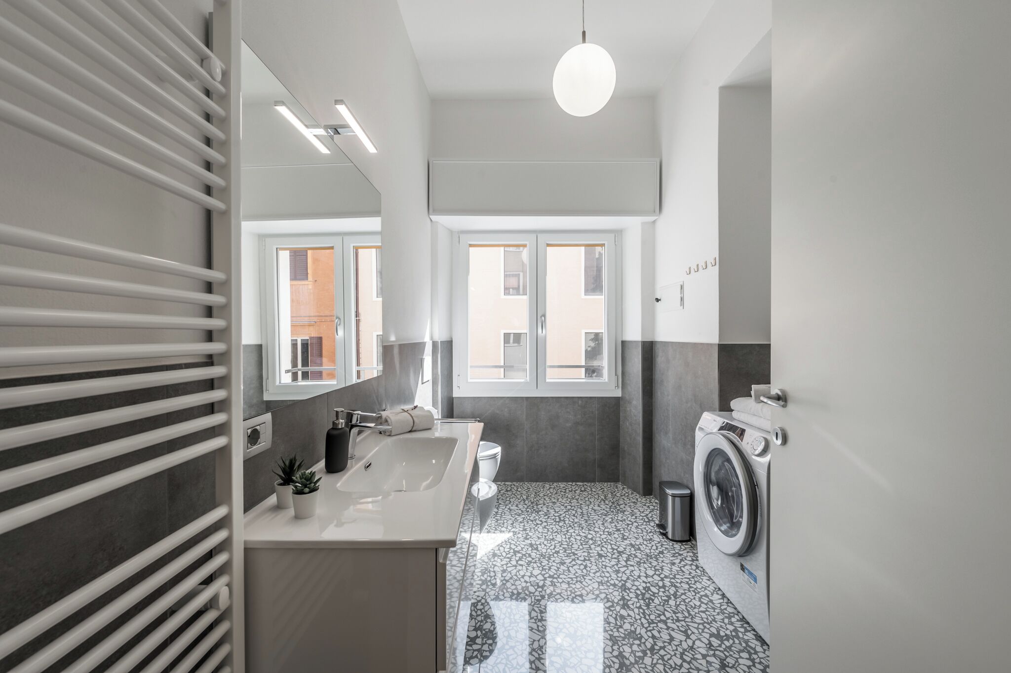 Doccia, asciugacapelli, bidet, asciugamani