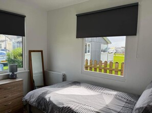 Chalet | 2 bedrooms, iron/ironing board, free WiFi, bed sheets - Seaside Escape Chalet in Bridlington South Shore (Bridlington)