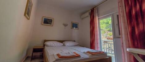 1 bedroom, travel crib, free WiFi, bed sheets