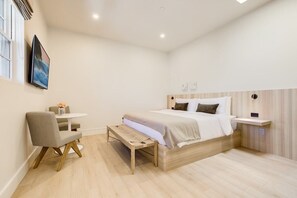 Iron/ironing board, travel crib, WiFi, bed sheets