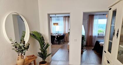 Ferienwohnung Sonnenhang im Boho-stil mit Balkon