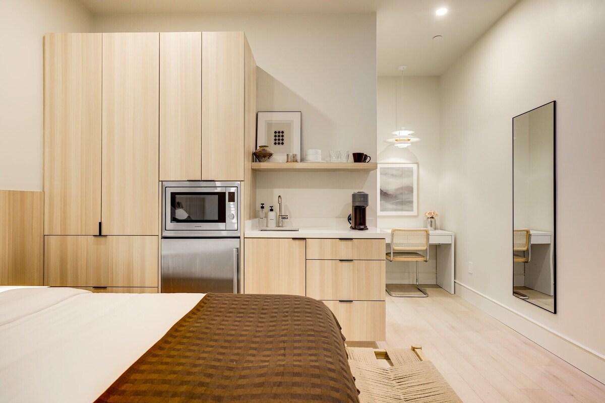 Casa De La Vina Unit 6 - Boutique Suites