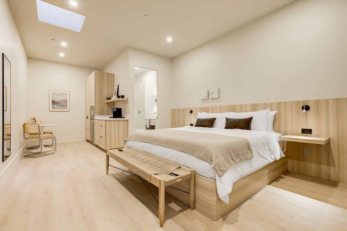 Casa De La Vina Unit 7 - Boutique Suites