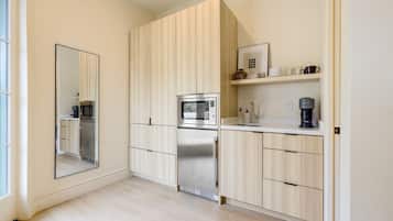 Fridge, microwave, coffee/tea maker, electric kettle