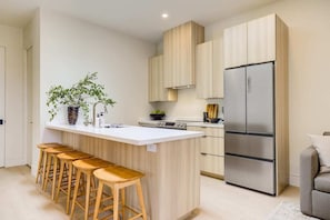 Interior - Casa De La Vina Unit 12 - Boutique Apartment (Santa Barbara)