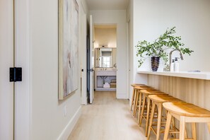 Interior - Casa De La Vina Unit 12 - Boutique Apartment (Santa Barbara)