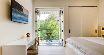 Casa De La Vina Unit 12 - Boutique Apartment