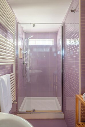 Comfort Room, Sea View | Bathroom | Shower, hair dryer, bidet, towels