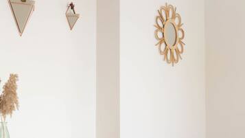 Quadrupla Comfort | Una cassaforte in camera, una scrivania, tende oscuranti, Wi-Fi gratuito