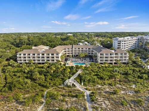 118 Breakers: Beachside Oceanfront Villa with Bikes and Beach Chairs