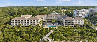 118 Breakers: Beachside Oceanfront Villa with Bikes and Beach Chairs