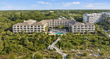 118 Breakers: Beachside Oceanfront Villa with Bikes and Beach Chairs