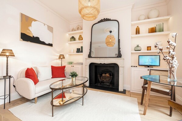 Apartment (1 Bedroom) | Living area