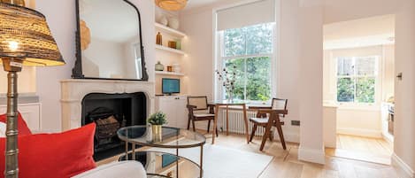 公寓 (1 Bedroom) | 房內用餐區