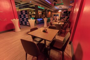 Restaurant - Jaigobin Hotel (Anna Regina)