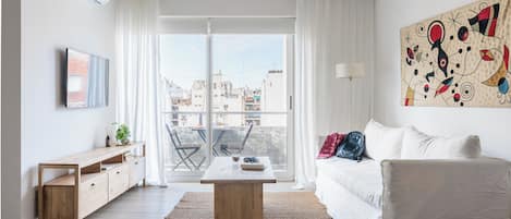 Apartment (8A)