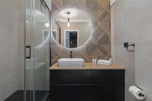 Shower, towels - Porta Mare Apartment by Renters Prestige (Dziwnów)