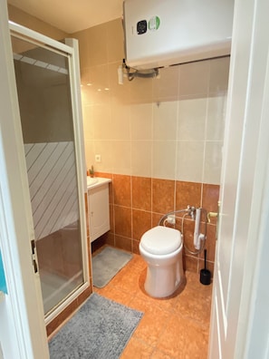 Towels, soap, toilet paper