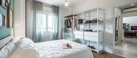 2 habitaciones, tabla de planchar con plancha, wifi y ropa de cama