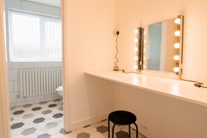 House | Bathroom | Separate tub and shower, deep soaking tub, hair dryer, towels