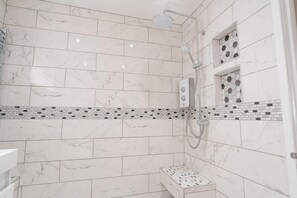 House | Bathroom | Separate tub and shower, deep soaking tub, hair dryer, towels - Convenient Wirral Retreat (Birkenhead)