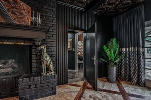 Interior - Gatsby Getaway 2 miles to TTU w/Pool+Speakeasy+Bar (Lubbock)