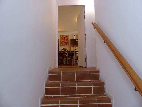 Appartement, en bordure de la vieille ville à 2,3 Km de la plage.