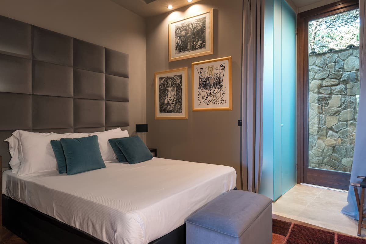 1 kamar tidur, minibar, Wi-Fi gratis, dan seprai linen