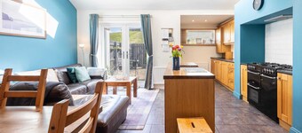 Host & Stay | Harbour Holm