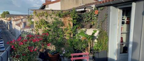 Enceinte de lâhĂ©bergement