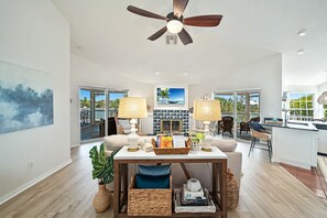 Interior - Island time..walk to beach, heated pool, wide water views. Pet friendly! (Sanibel)