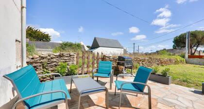 350m from Kerfontaine beach - sleeps 14