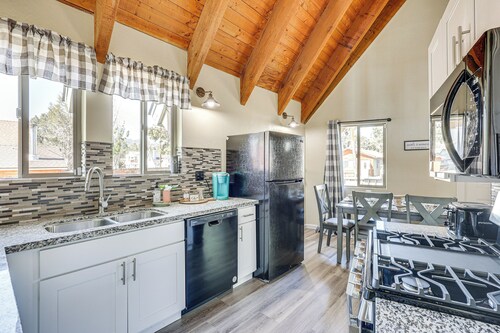 7 Mi to Big Bear Lake: A-frame Home w/ Deck!