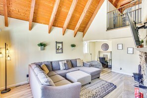 Interior - 7 Mi to Big Bear Lake: A-frame Home w/ Deck! (Sugarloaf)