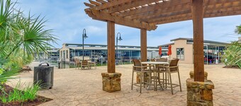 Lake LBJ Condo w/ Private Balcony, Lake Views