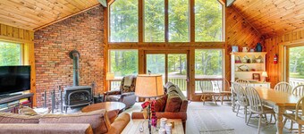 Family-friendly Ludlow Cabin on Lake Pauline!