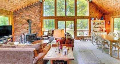Family-friendly Ludlow Cabin on Lake Pauline!