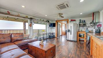 Apartment (0 Bedroom) | Interior