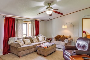 House (3 Bedrooms) | Interior