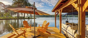 Beautiful Lake Sinclair Retreat w/ Dock & Deck!