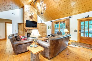 House (3 Bedrooms) | Interior - Creekside Lodge ~ 4 Mi to Sapphire Valley Resort! (Sapphire)