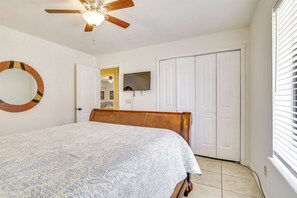 Interior - Heated Pool: Pet-friendly Lake Havasu City Home (Lake Havasu City)