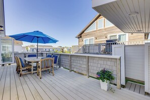 Outdoor dining - Quaint Montauk House w/ Community Amenities! (Montauk)