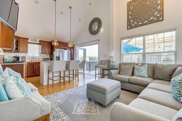 House (2 Bedrooms) | Living area