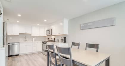 Newly Built North Wildwood Cottage, Walk to Beach!