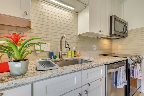 Apartment (2 Bedrooms) | Interior - Peaceful Fairhope Getaway, 2 Mi to South Beach (Fairhope)