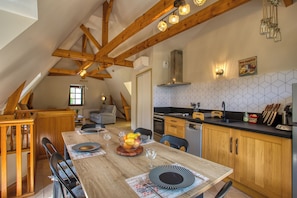 Dining - Maison Proche de Sarlat, au Pied du Château de Monfort (Vitrac)