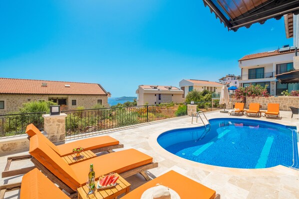 Außenpool (je nach Saison geöffnet)