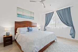 3 bedrooms, iron/ironing board, travel cot, WiFi - Walk to Beach & Town | Pool, Family-Friendly (Playas del Coco)