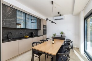 Kühlschrank, Mikrowelle, Ofen, Geschirrspüler